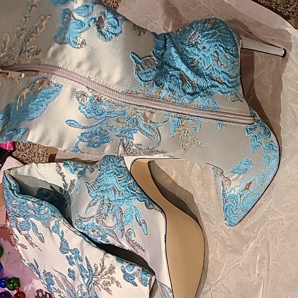 Women's knee high boots - Picture 4 of 6